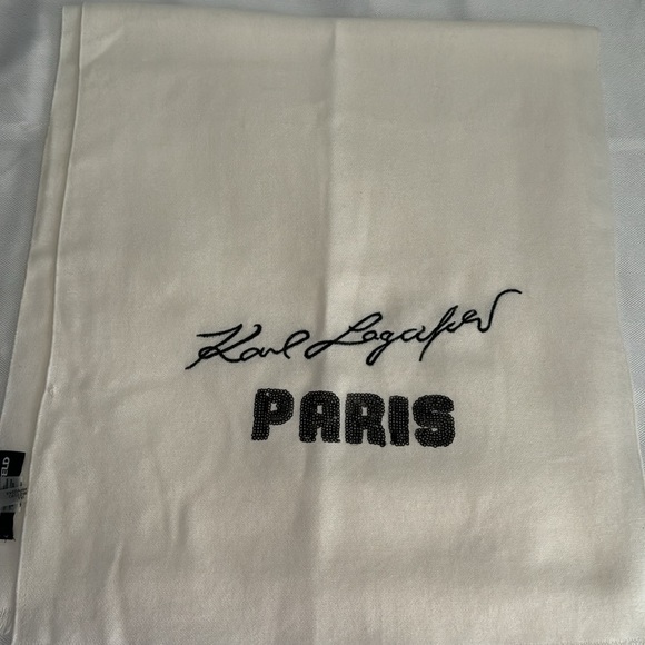 Scarf - Picture 2 of 5